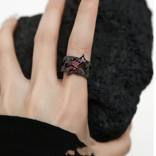 2023 New Punk Black Rings Thorns Vine Twine Red Rhinestones Hollow Unsex Couple Finger Ring Women Men Jewelry Gift
