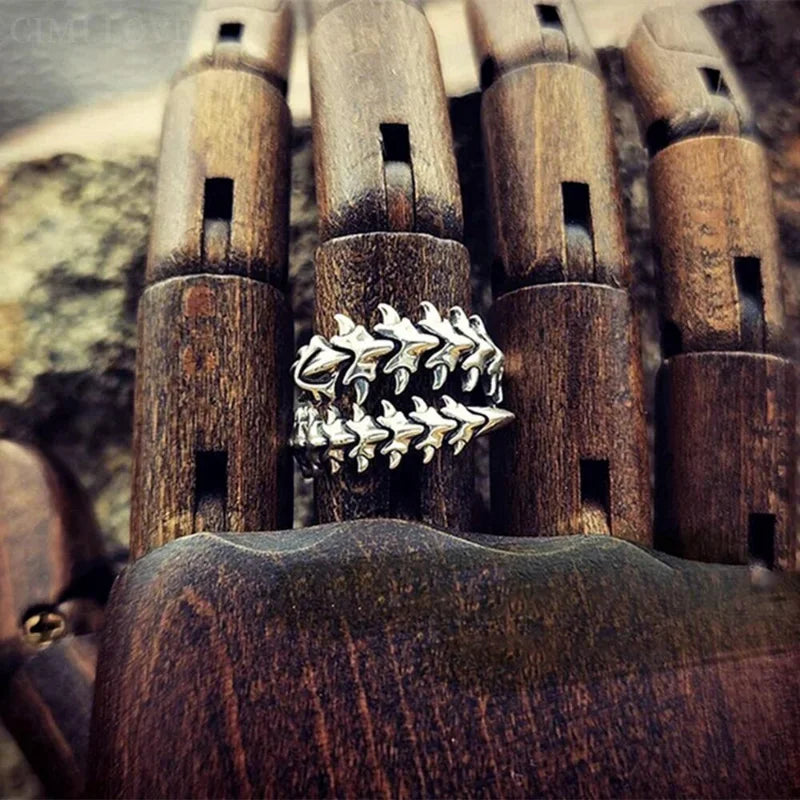 2022 New In Fashion Men's Euro American Alloy Ring Retro Geometric Spine Adjustable Ring Halloween Jewelry Party Party Gift