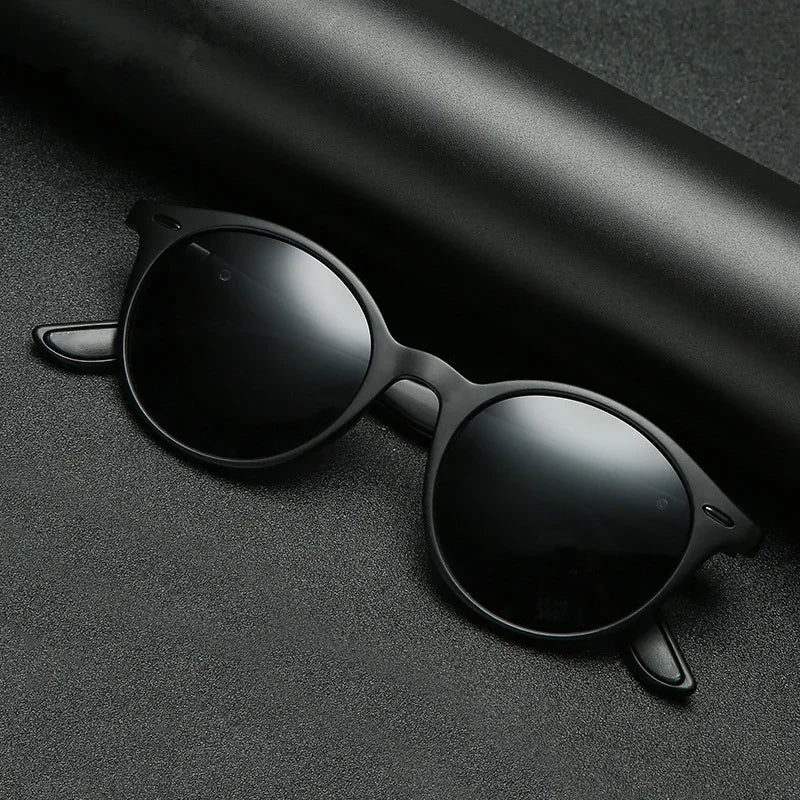 Unisex Retro Rivet Polarized Sunglasses Fashion